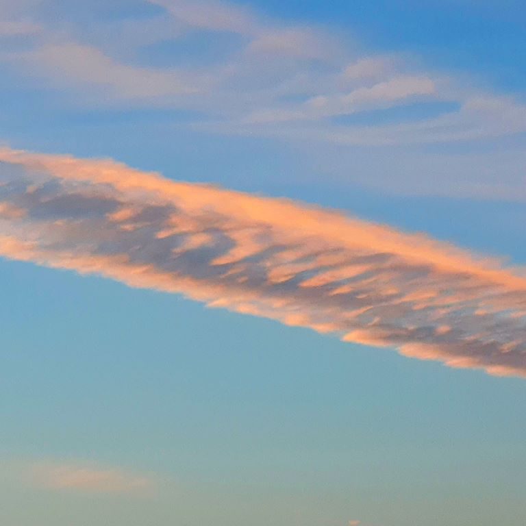 What are the Clouds trying to tell us ?! Cirrus Clouds from West to East...not a Beast ?! Cirrus Clouds from East to West...not the Best ?!