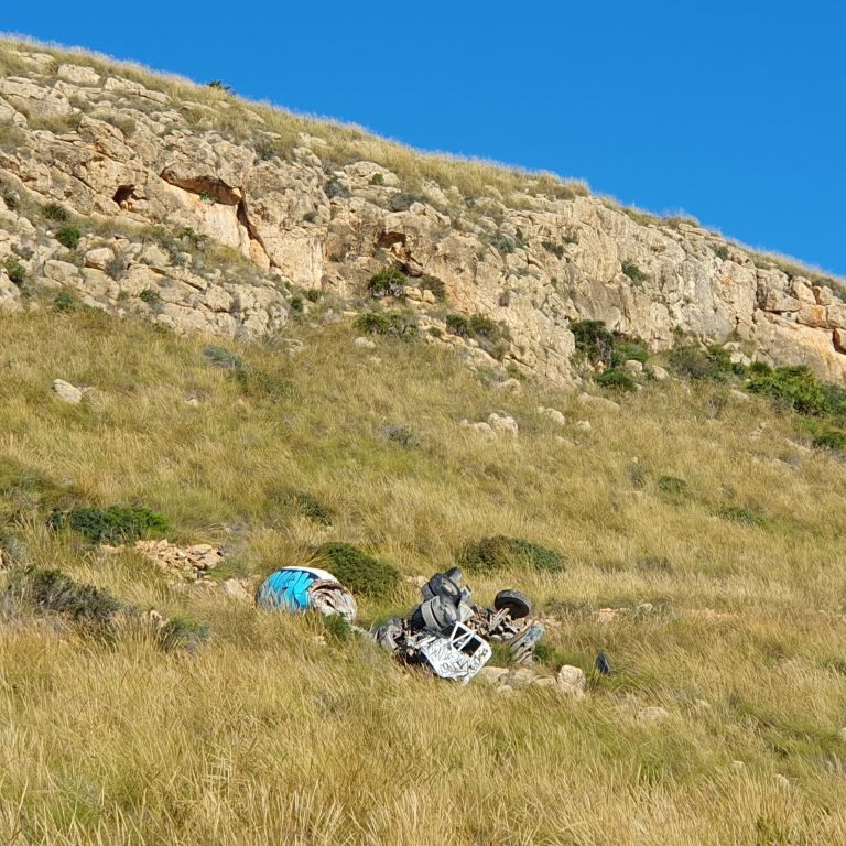 Crashed Construction Site Excavator from above StartPoinT